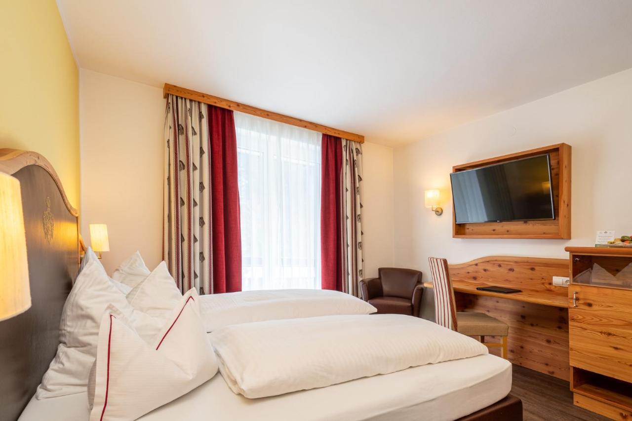 Hotel Trattlerhof Бад-Кляйнкірхгайм Екстер'єр фото