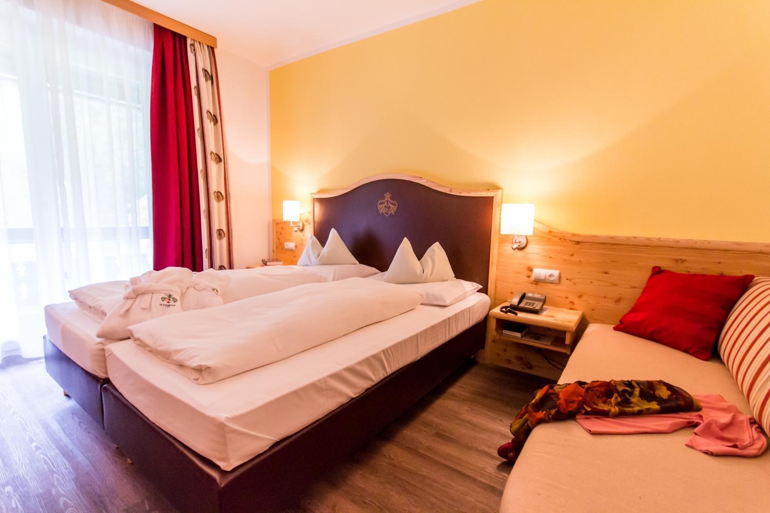 Hotel Trattlerhof Бад-Кляйнкірхгайм Екстер'єр фото